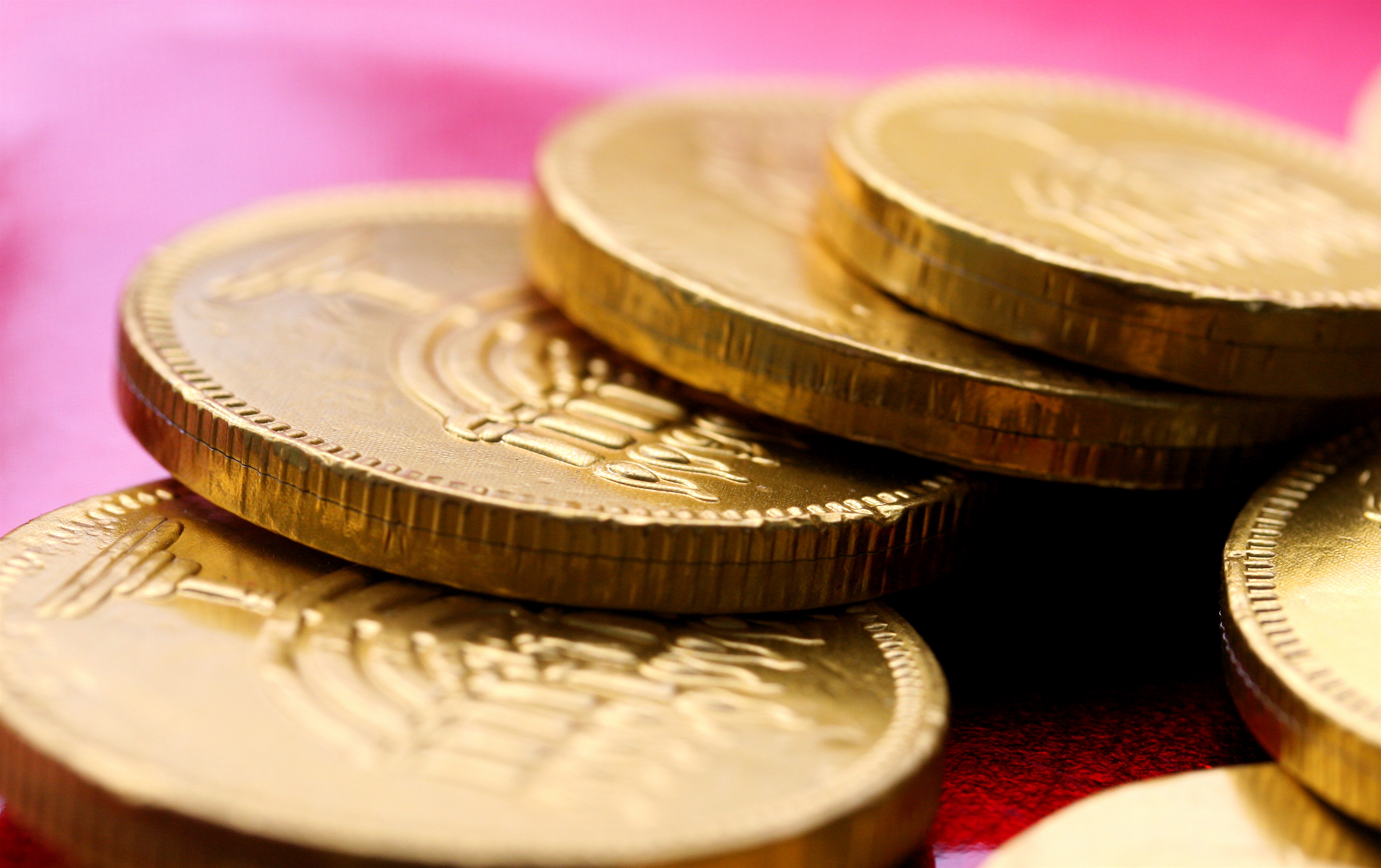 CHANUKA VS. CHRISTMAS