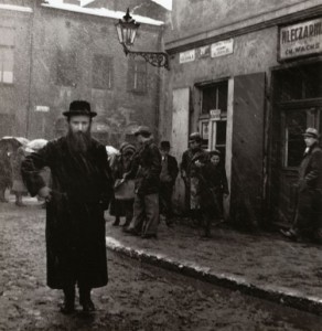 Szeroka Street. Vishniac referred to it as the “Broadway” of Jewish Kraków.